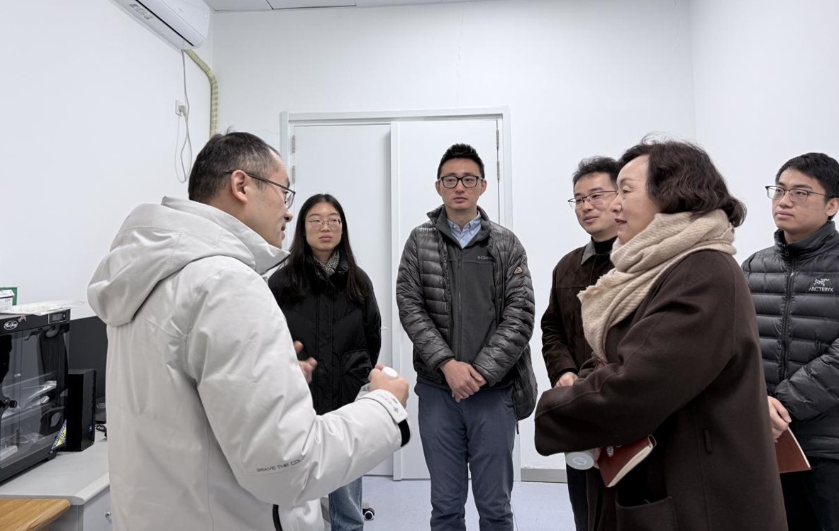 b987ba25a430a294610ec1e25c2bb3b1