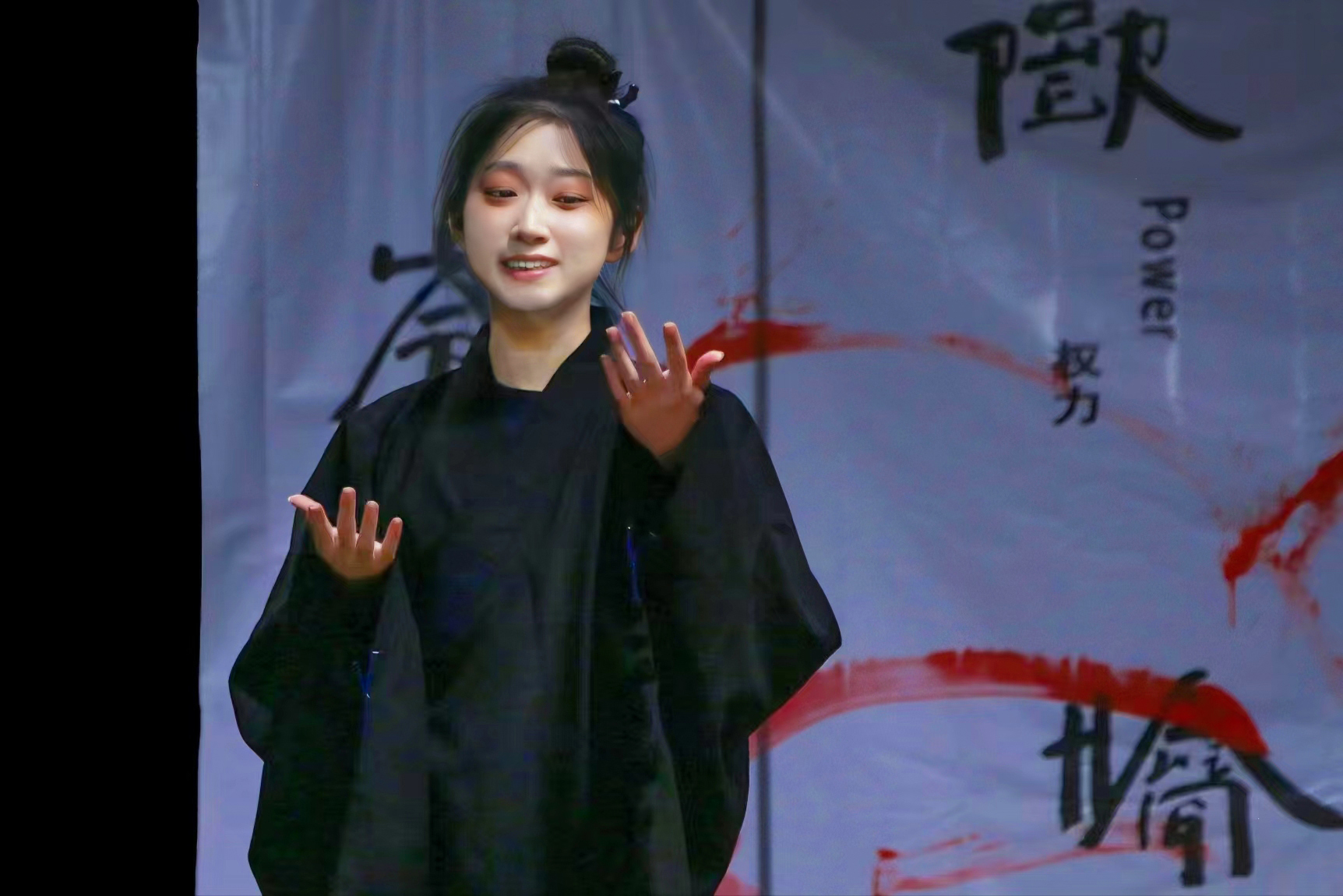 与绝望携手,和灵魂为敌 海鸥话剧《理查三世》上演